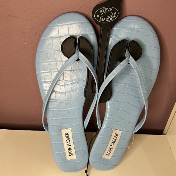 • NWT Steve Madden Sandals - Picture 2 of 4